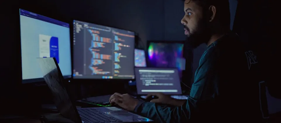 API چیست و چرا وبسایتها و اپلیکیشنها به آن نیاز دارند؟